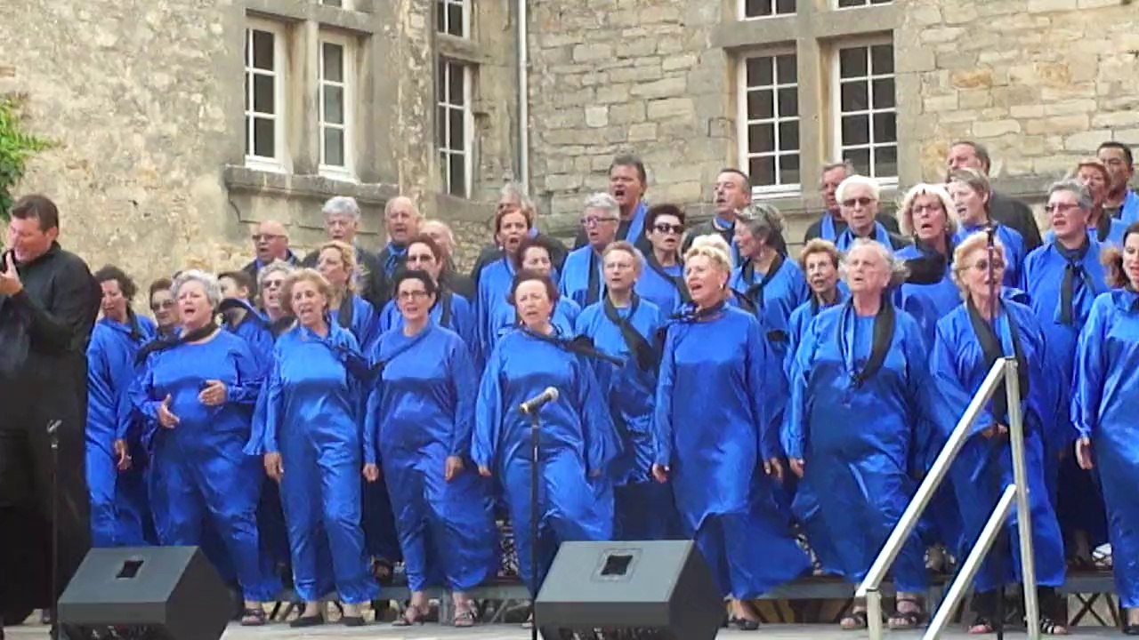choramis  a Montpezat..(Chorale de l'extrême)