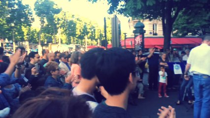 Paris champs élysées music band