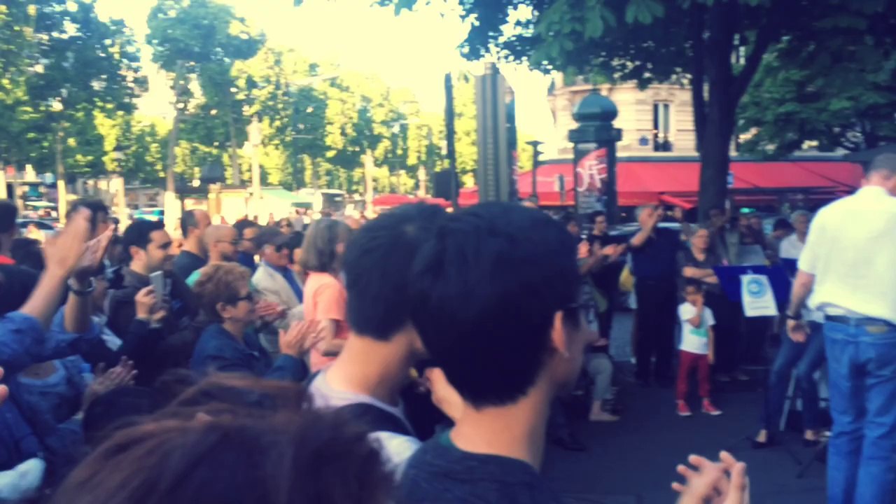 Paris champs élysées music band