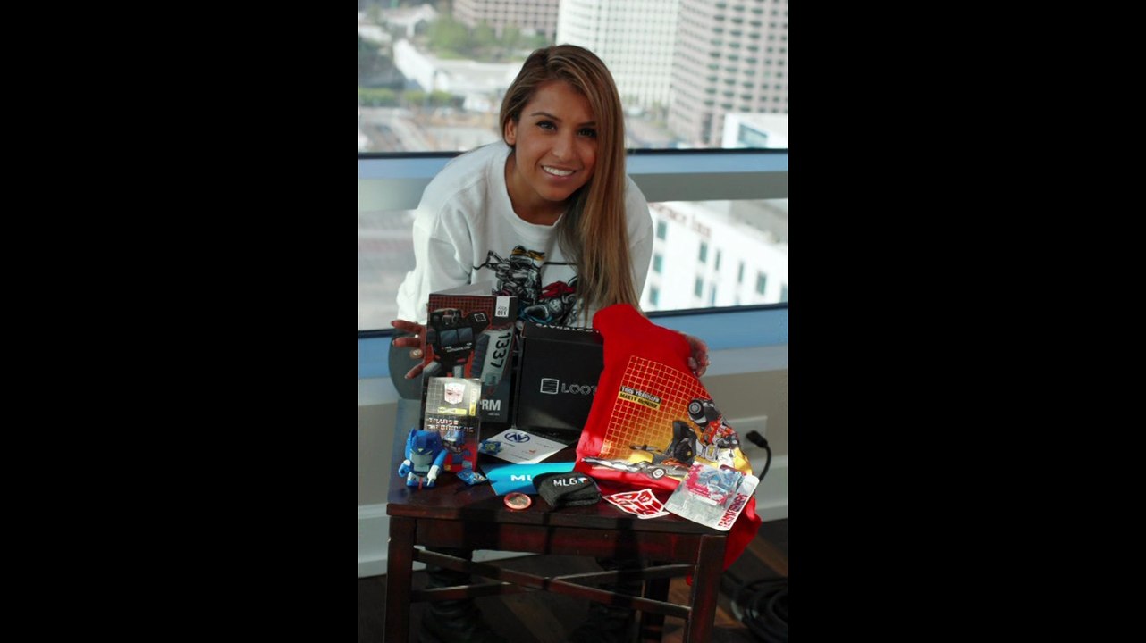 June 2014 Loot Crate Unboxing by Baby Pancakes