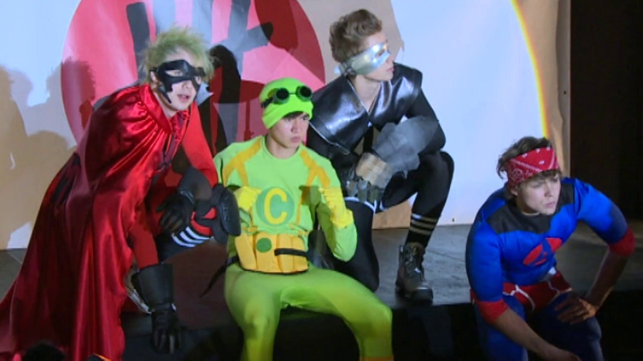 5 Seconds of Summer abseil down a building
