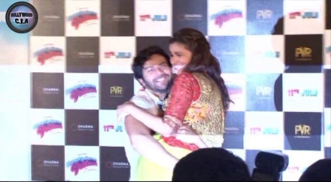 Bollywood's BIGGEST WARDROBE MALFUNCTIONS Kareena Kapoor, Alia Bhatt, Aishwarya & MORE!