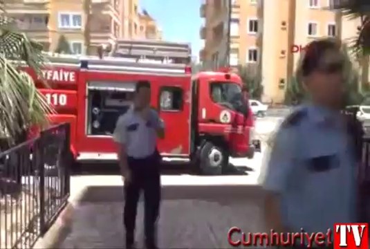 Adıyaman'da asansör boşluğunda sıkışan 2 yaşındaki çocuğu babası kurtardı