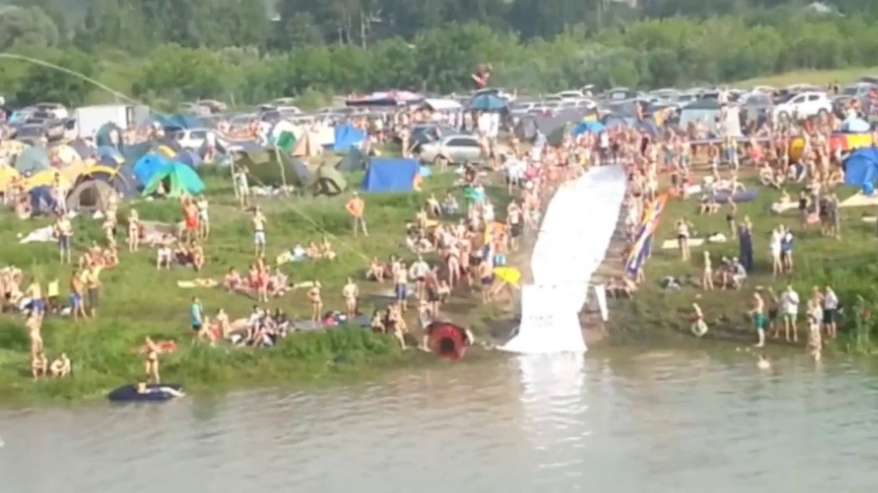Crazy Water Slide powered by a Motorbike - Insane !