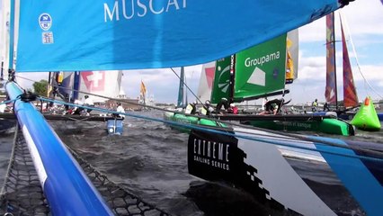 Course de bateau énorme à St. Petersberg