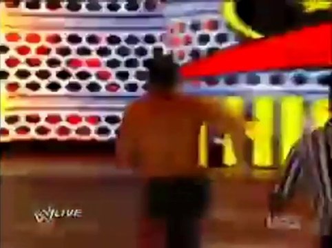 Chavo Guerrero vs Hornswoggle [Español Latino]