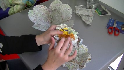 Maison des Arts : Tutoriel 3 - Explosive - Fleur en origami