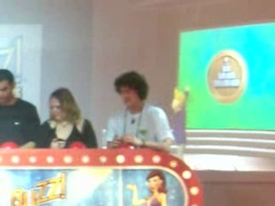 Buzz quizz with alex