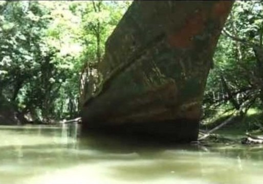 Kayakers Stumble Across 110-Year-Old 'Ghost Ship'