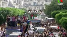 Cortège de l'équipe nationale dans les rues d'Alger