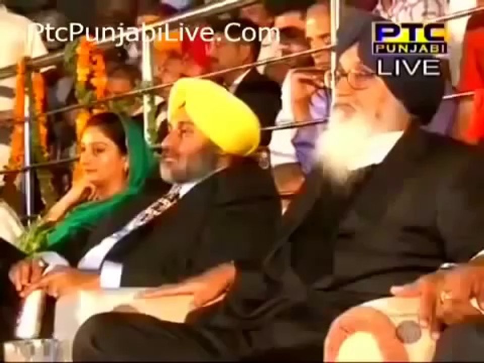YAARIAN @ LIVE CONCERT @ AMRINDER GILL @ HD LATEST PUNJABI SONGS 2014
