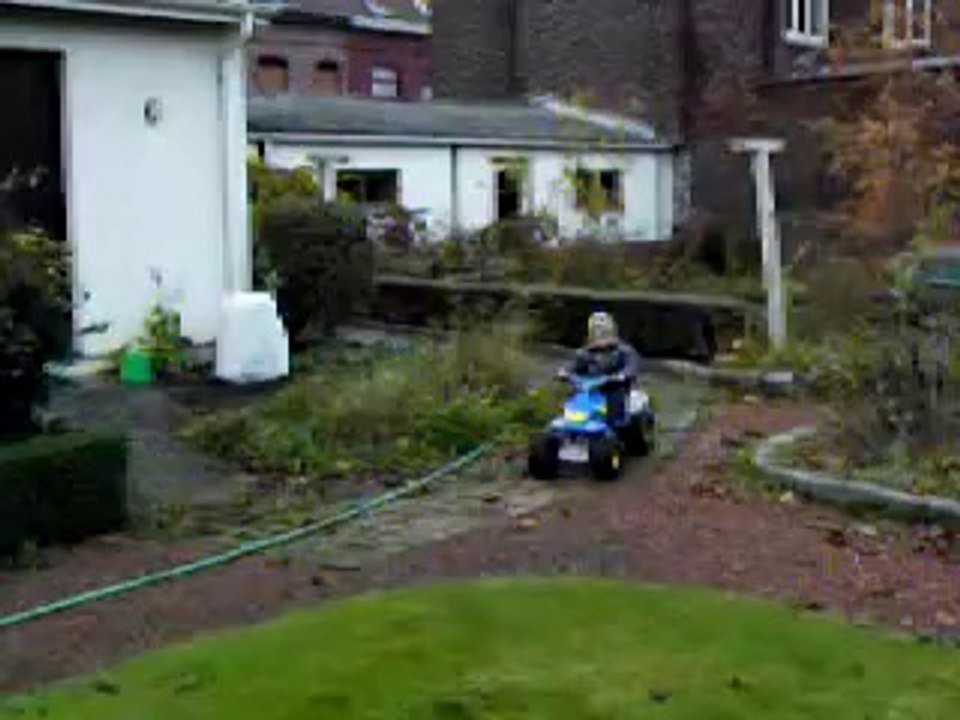 Adrien, tout juste 2 ans...