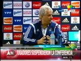 Pronto.com.ar Los jugadores argentinos no dieron la conferencia de prensa y manifestaron su tristeza poor la tragedia del Tití Fernández
