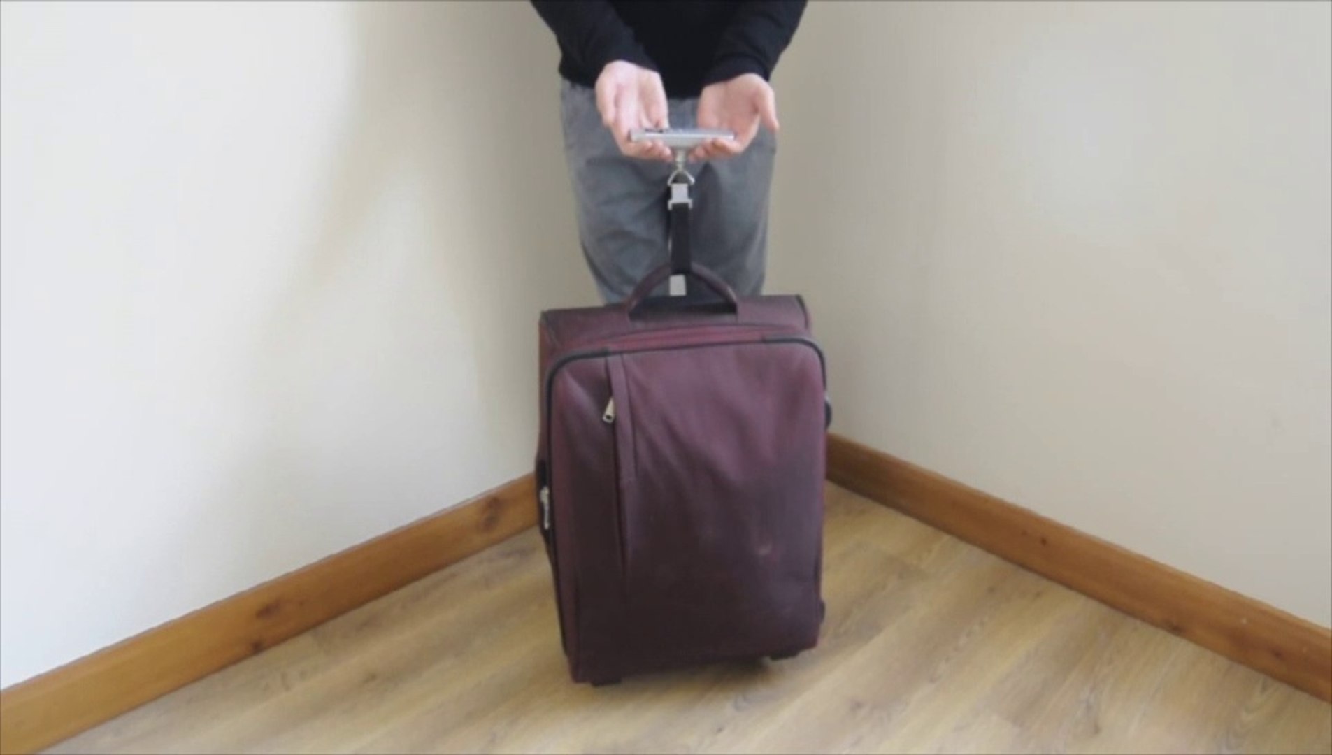 How To Weigh A Suitcase - video Dailymotion