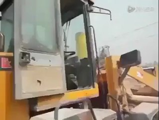 ناقابل یقین!!!!!! ہنر مند بچہ‬