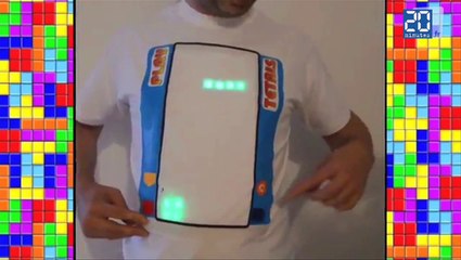 Il fabrique un t-shirt Tetris jouable