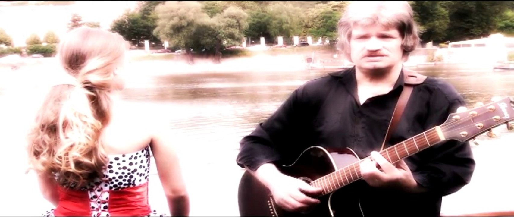 Sto světelných let ( official video 2014)