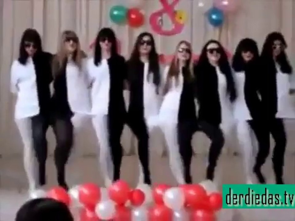 Unglaubliche Tanzshow! Was diese Kostüme für einen Effekt haben!