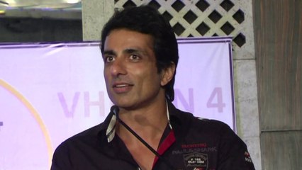 Sonu Sood Launches Viva 6 Of Vibgyor School!