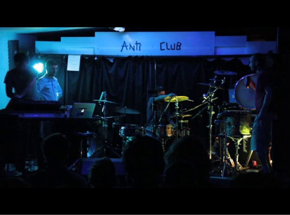 The Barfly Drummers - Live au CIRQUE ELECTRIQUE / Railway...Phosphor!