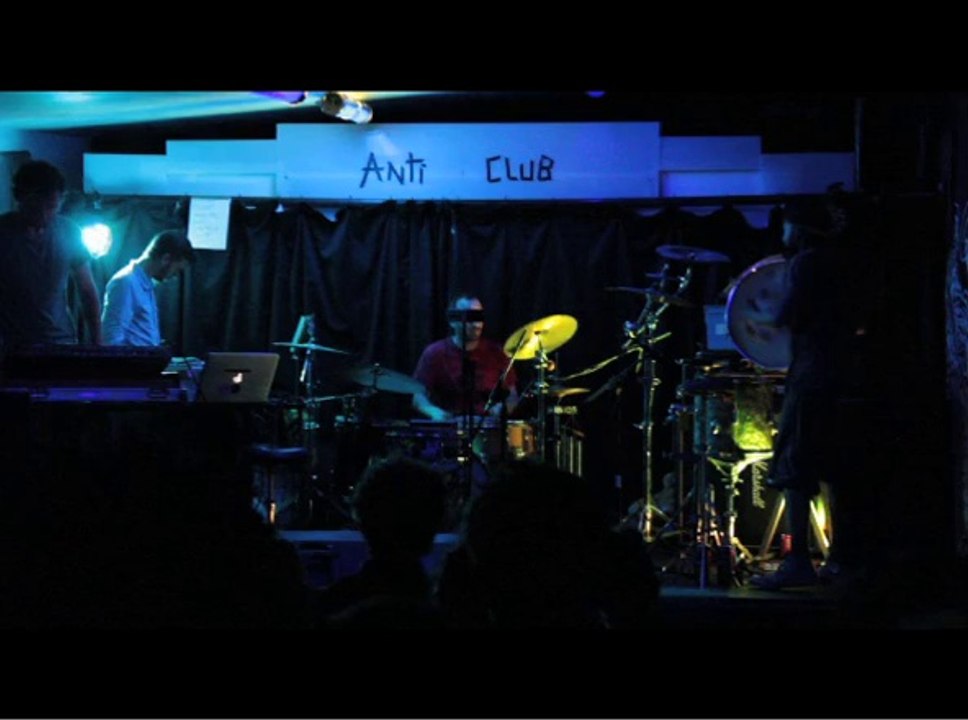 The Barfly Drummers - Live au CIRQUE ELECTRIQUE / Minute!