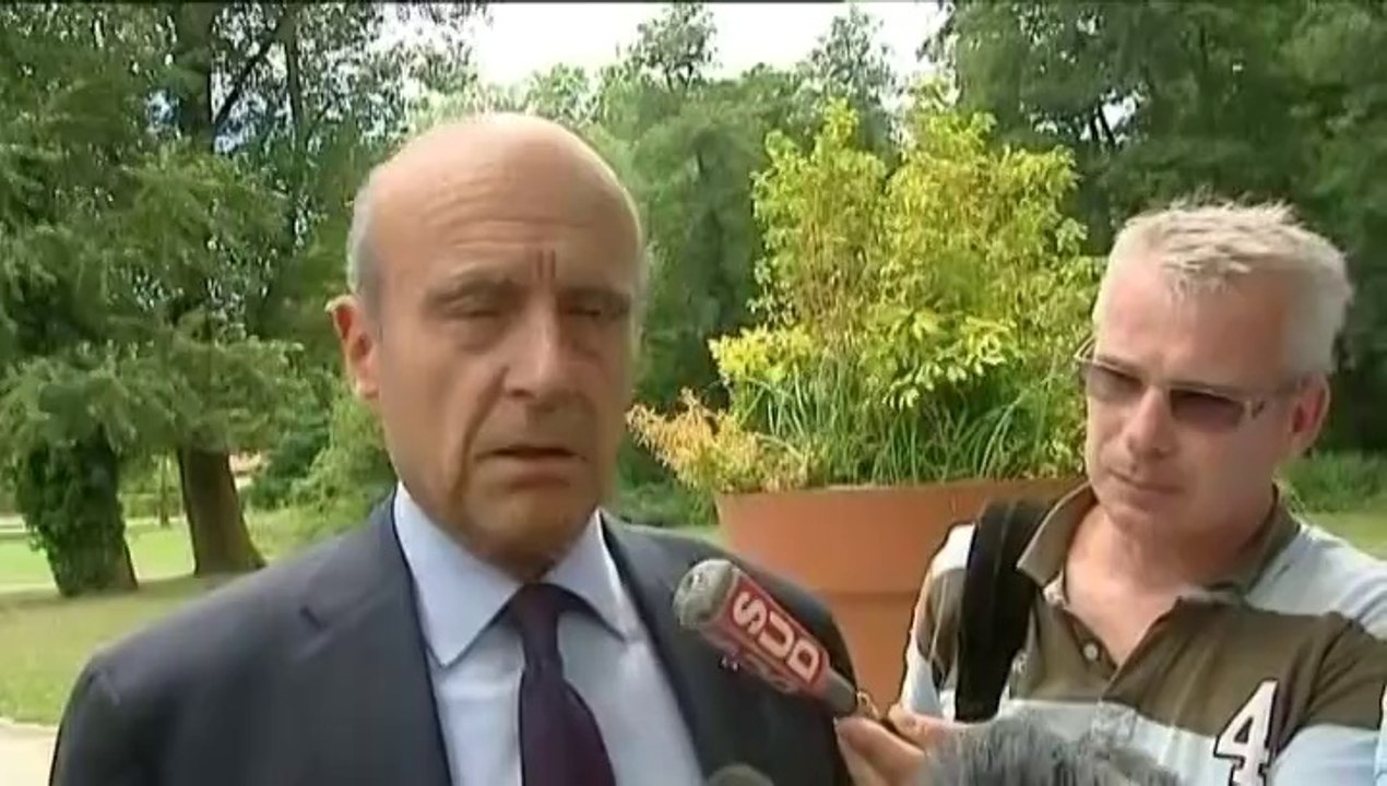Mise en examen de Sarkozy : Juppé dénonce une "mise en scène très théâtrale"
