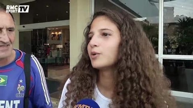 Football / Des supportrices tricolores émues de voir les Bleus - 03/07