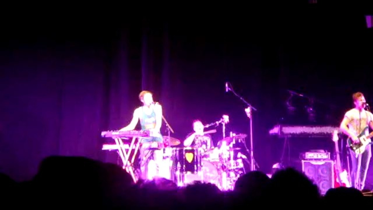 Walk The Moon - Anna Sun