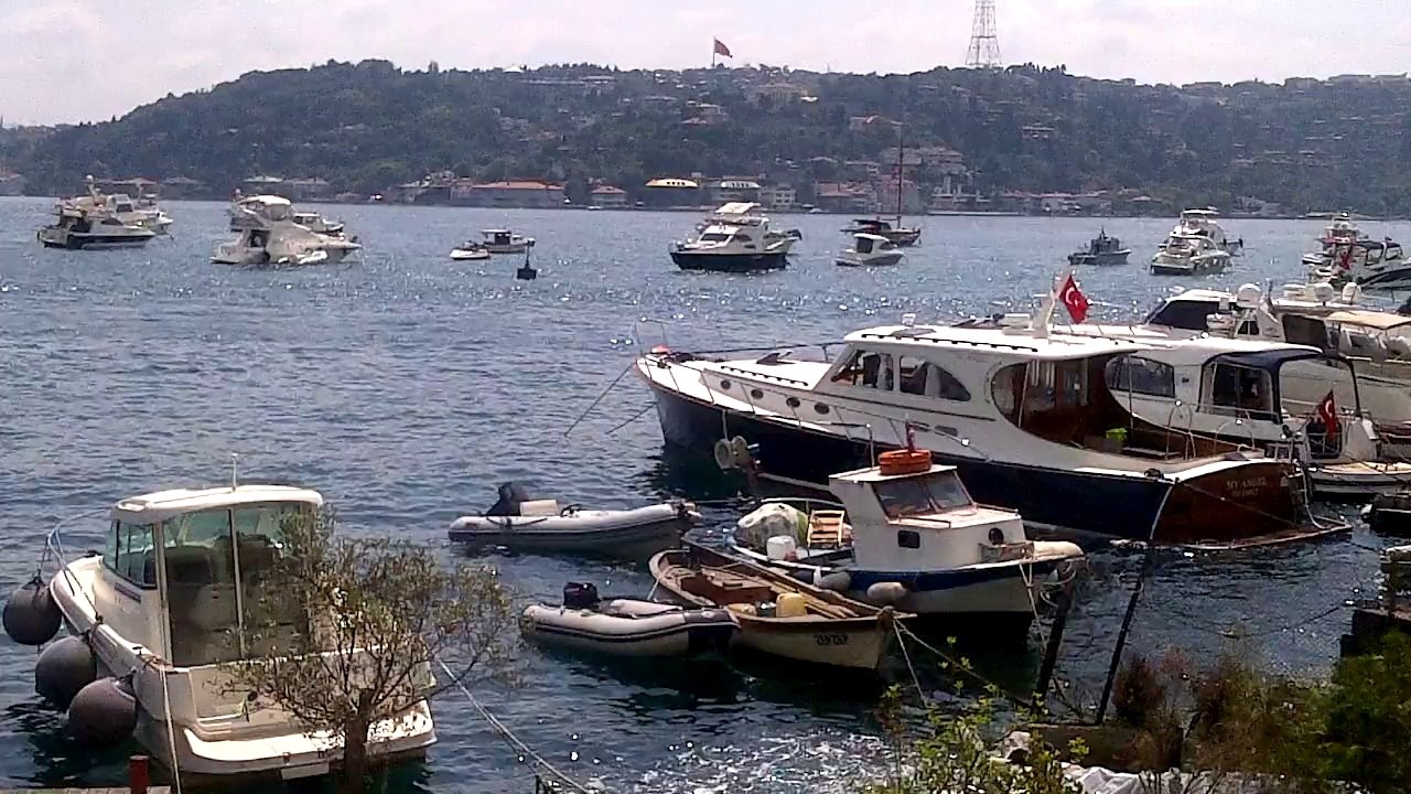 BEBEK SAHİL DE YALI DAİRESİ