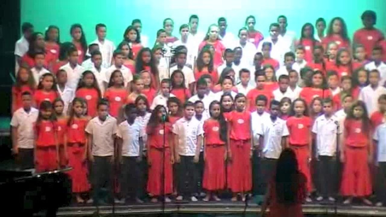 Académie de la Réunion - rencontres académiques des chorales du 1er degré 2014 : "Ti bal lontan"- Chorales des écoles Paul Hermann et Anatole France (Saint Louis)