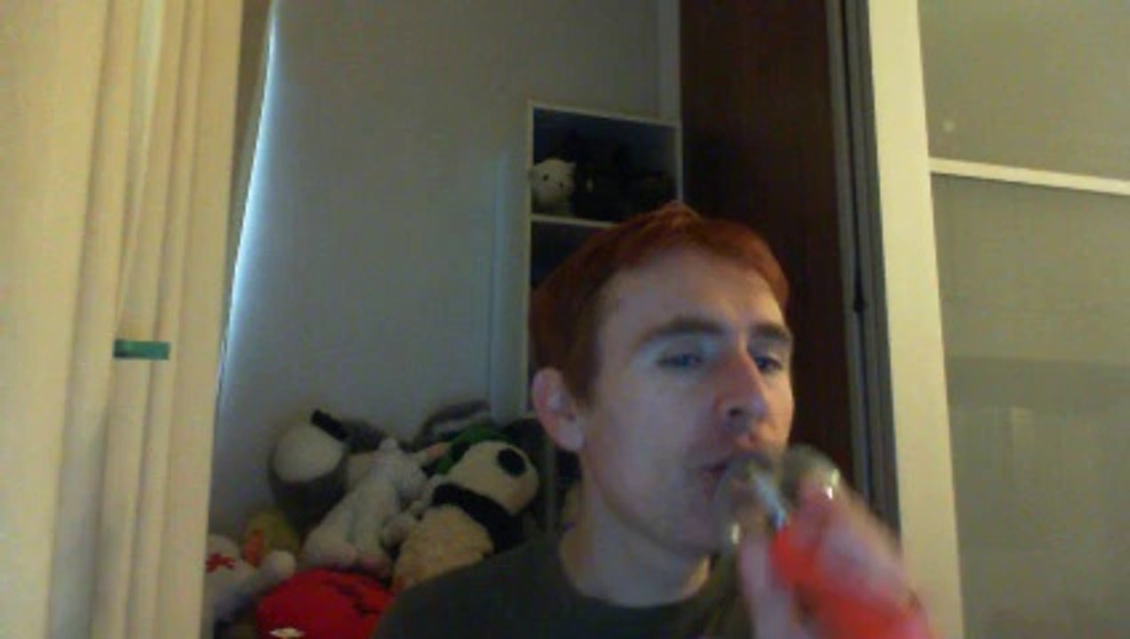 Wiwi égratigne "uh huh" des Surfs