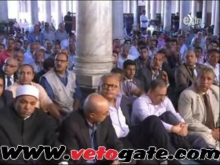محلب يؤدى صلاة الجمعة فى مسجد "عمرو بن العاص"