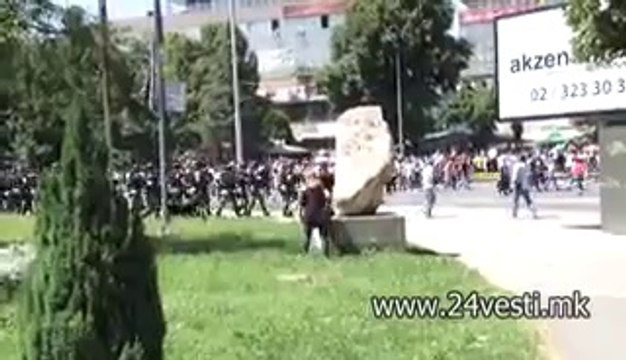 PROTESTI ZA SUDENJE MONSTRUM