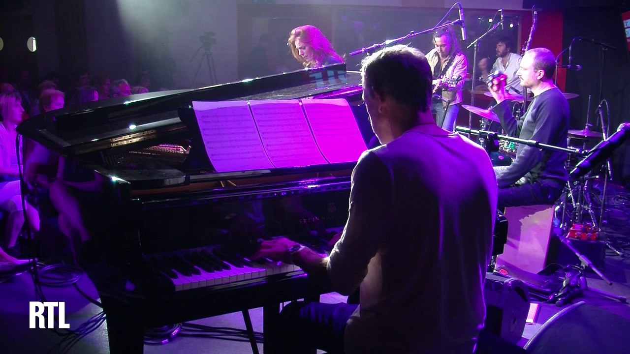 Isabelle Boulay - L'absence - Extrait de l'album "merci Serge Reggiani" - en Live dans le Grand Studio RTL présenté par Eric Jean-Jean.