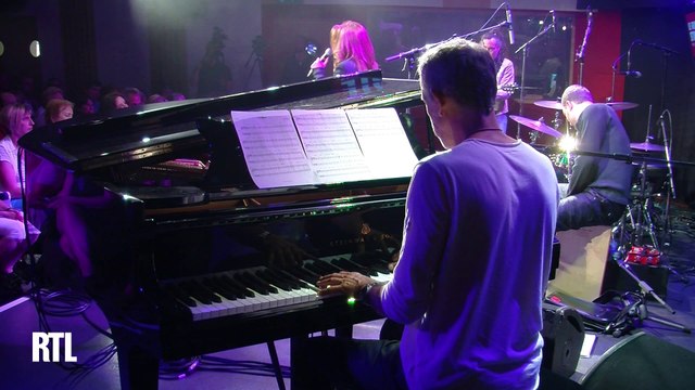Isabelle Boulay - L'Italien en Live - Extrait de l'album merci Serge Reggiani - dans le Grand Studio RTL présenté par Eric Jean-Jean.