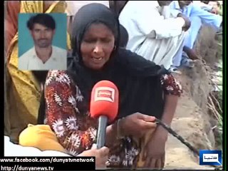 Dunya News - Rescue teams fail to dig out six days old dead body from the riverbed of Indus