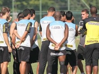 Pressão! Jogadores do Botafogo fazem 'greve' por salários atrasados
