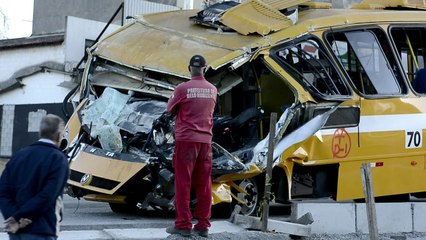 Brésil: effondrement d'une passerelle d'autoroute