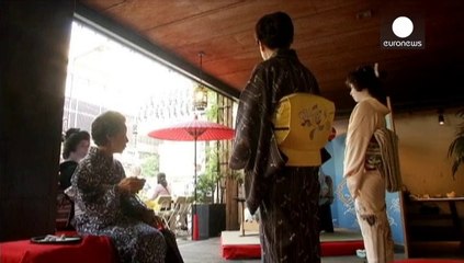 Japonyanın en yaşlı geyşası 91 yaşında.