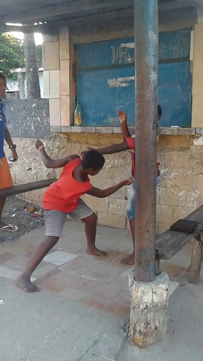 New Fight game on PlayStation 3D - Awesome parody!