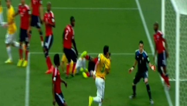 هدف البرازيل الأول في مرمى كولومبيا