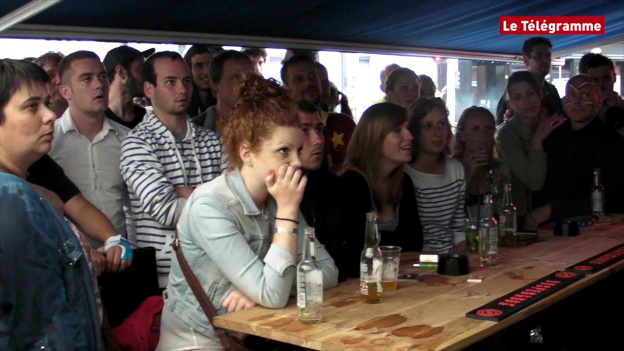 France-Allemagne. Ambiance tendue dans un bar devant le match