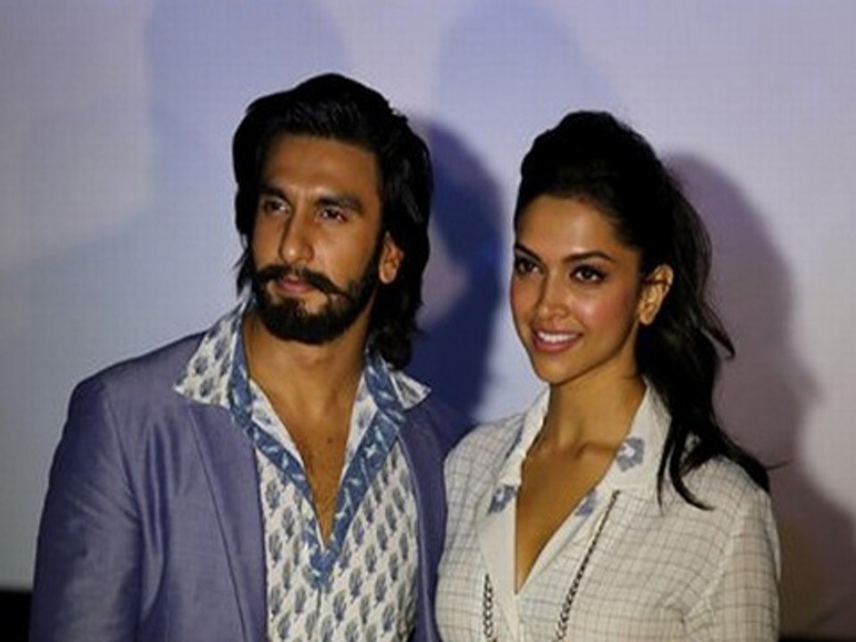 Deepika Padukone Avoids Questions On Ranveer Singh
