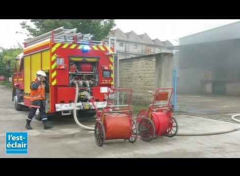 Un entrepôt prend feu boulevard Jules-Guesde