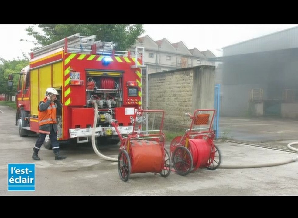 Un entrepôt prend feu boulevard Jules-Guesde