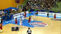 Alley-oop di Salvadores, niente da invidiare a Kobe!