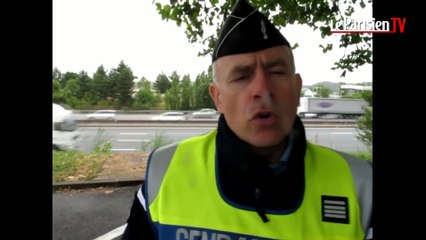 Video herunterladen: Sur l’autoroute des vacances, la gendarmerie des Yvelines veille