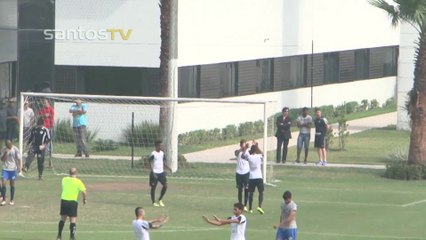 Santos goleia Guarujá em jogo-treino no CT Rei Pelé
