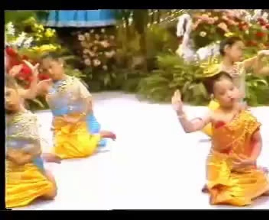lungyim ~ พระองค์ภาทรงรำถวายพระพร