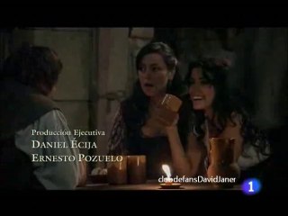 GONZALO Y SU HIJO, PASEAN POR LA CALLES.